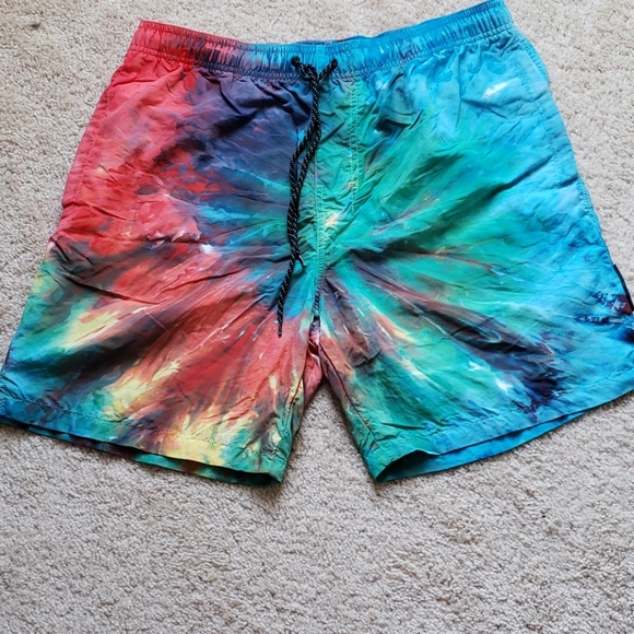 young mens swim trunks